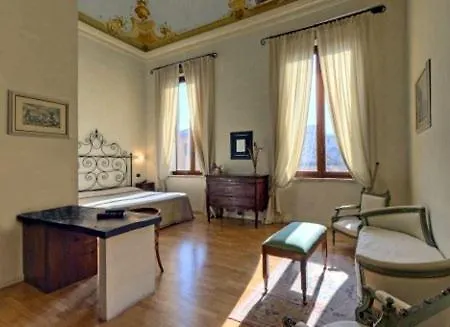 ホテル In Renaissance - Palazzo Carradori 4*