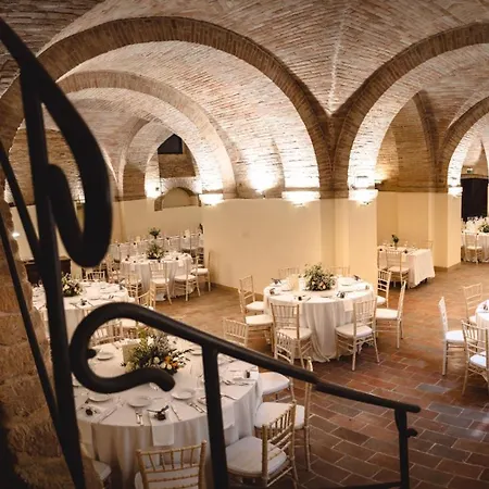 In Renaissance - Palazzo Carradori