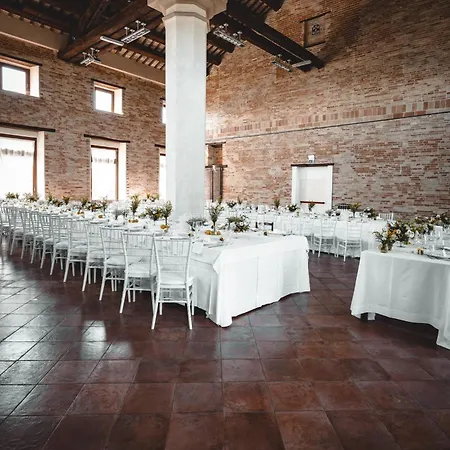ホテル In Renaissance - Palazzo Carradori Montefano
